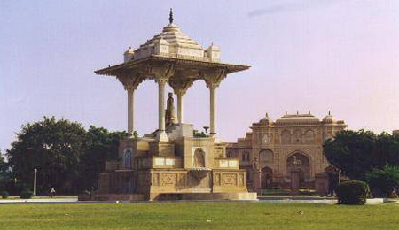 Statue Circle